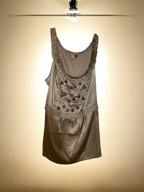 NWOT Savvy Satin Sleeveless Scoop-Neck Top